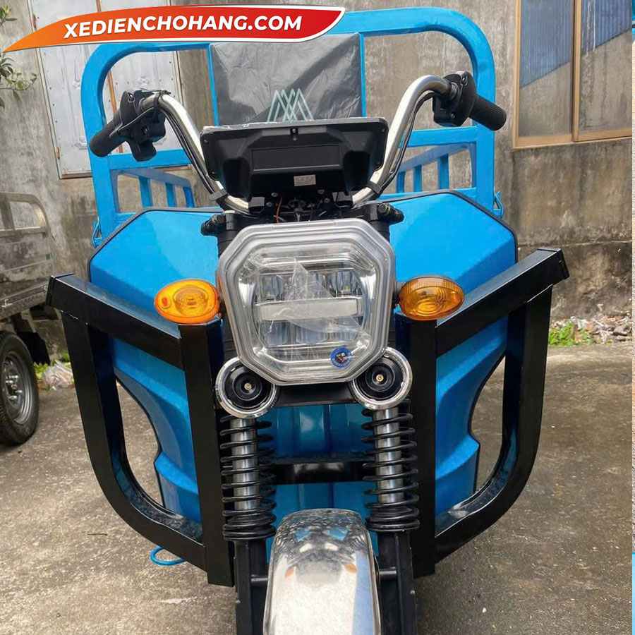 Tấm cản trước xe điện chở hàng EV500