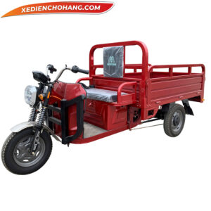 Mẫu xe điện chở hàng EV màu đỏ