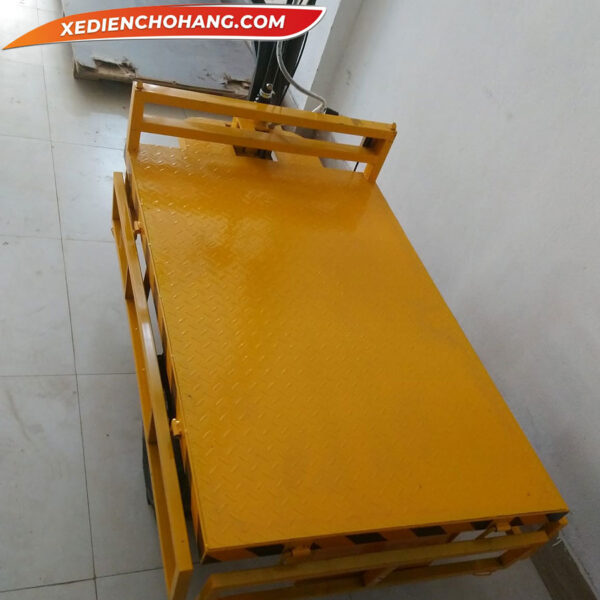Xe Dien Cho Hang 4 Banh Khong Nang Ha Tai Trong 800kg Yksl130