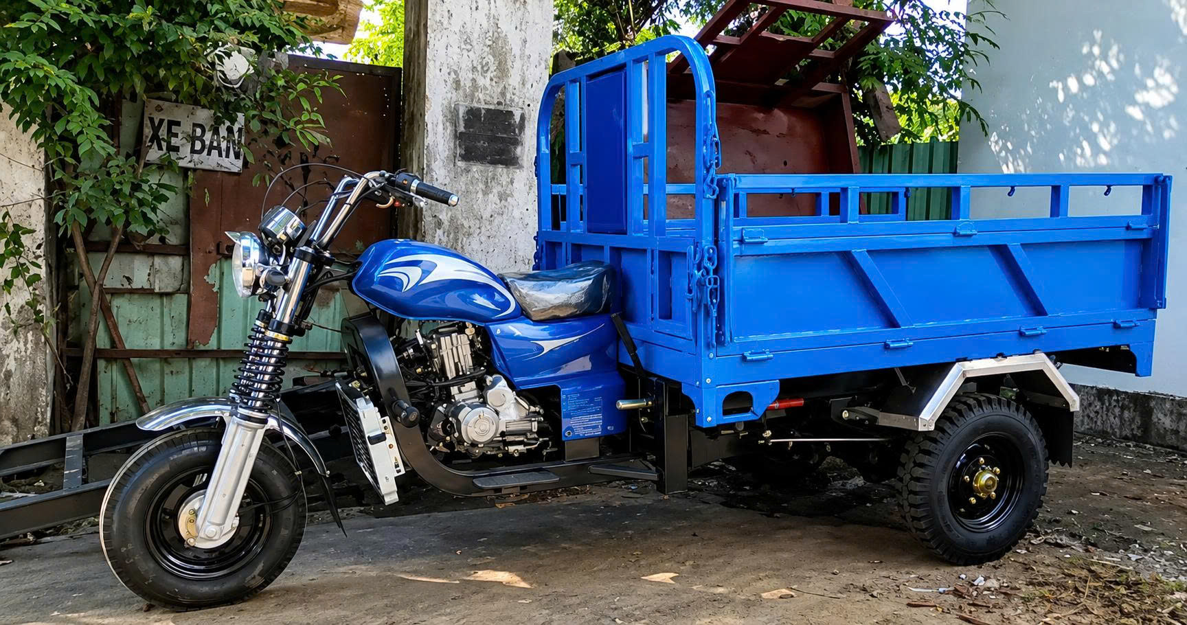 Xe lôi chở hàng