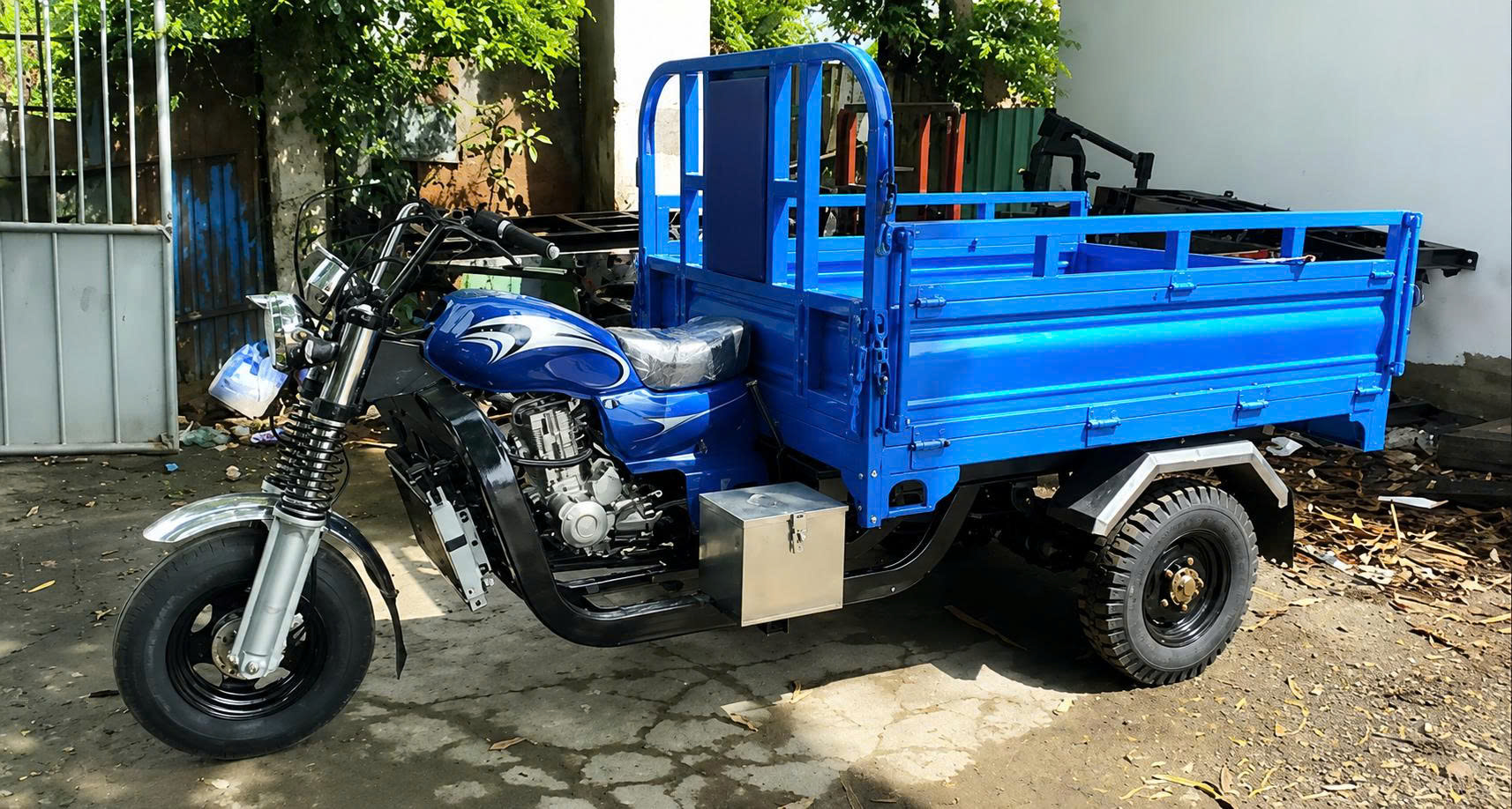 xe lôi máy xăng dầu